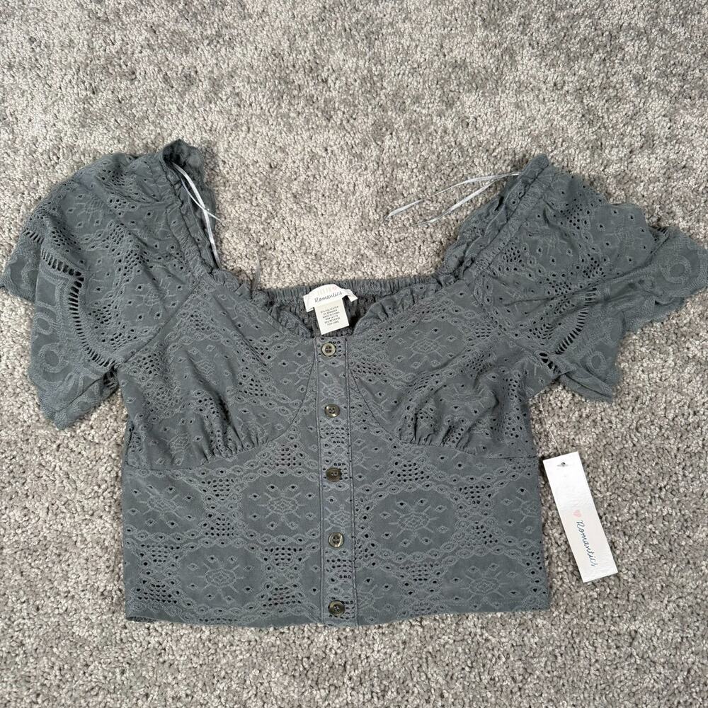 Urban Romantics Medium‎ Lace Eyelet Sage Green Puff Sleeve Tie Front Crop Top